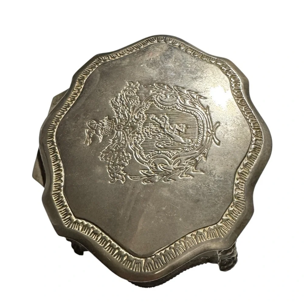 Vintage Lion Crest Jewelry Box w/Lion Claw Feet international Silver Co.